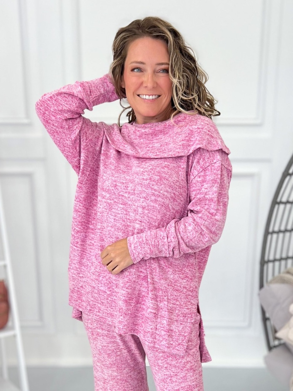Dear Scarlett Cowl Neck Rose Pink Heathered Sweatshirt Size Large NWOT Cozy